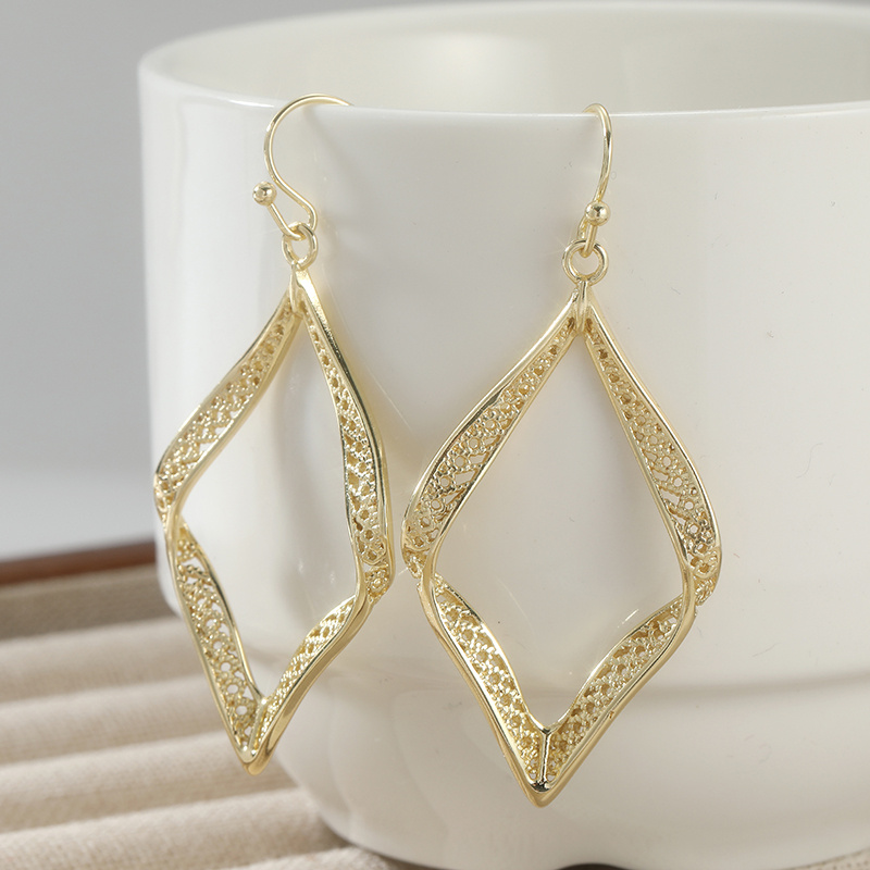 Elegant Minimalist Golden Rhombus Geometric Dangle Earrings